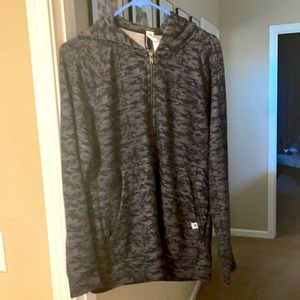 Light men’s sweater, used, great condition